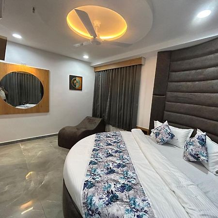 Hotel M Grand أحمد أباد المظهر الخارجي الصورة